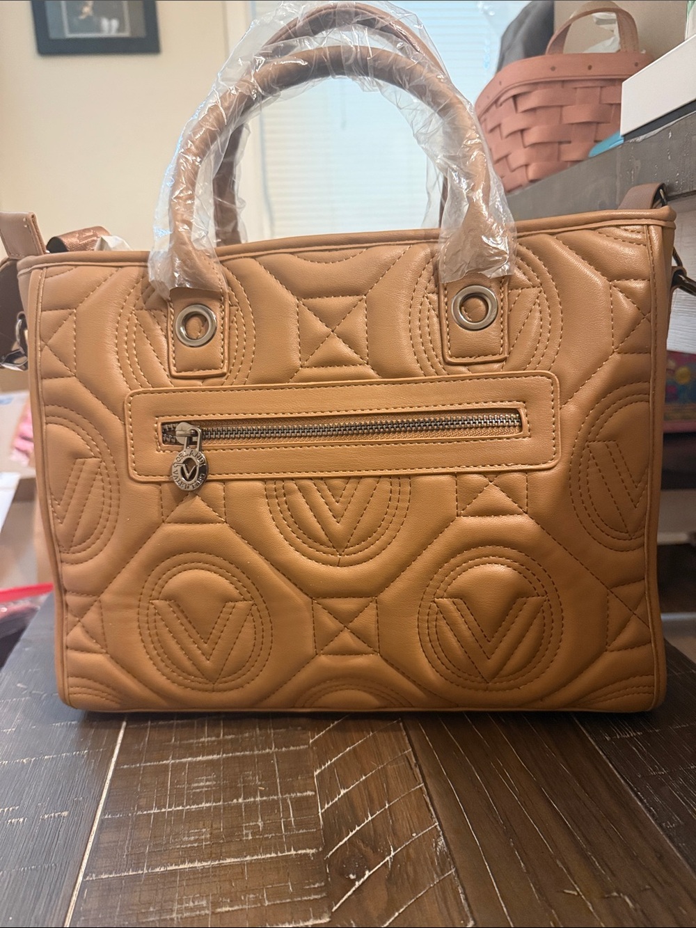 Valentino Orlandi Beige Quilted Tote Bag with Logo Charm and Logo Pouch - Picture 3 of 13